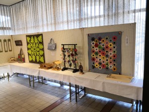 忠岡町民文化祭の一般作品展会場の手工芸ブースの写真